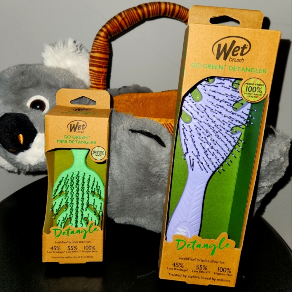 Wet Brush GO Green Detangler, purple and green regular and mini size
